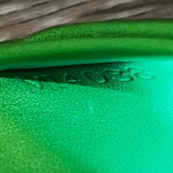 Louis Vuitton Monogram Green Vernis Kisslock Wallet - Picture 2 of 16